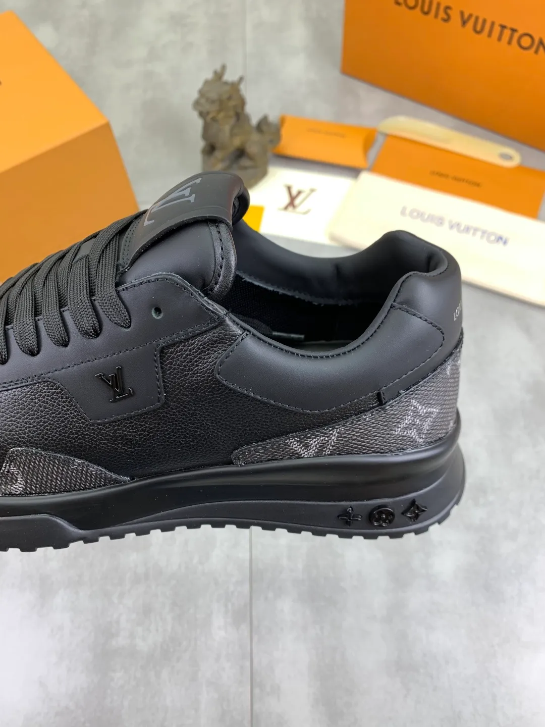 Men's men's shoes P680 new style 💶[LOUIS VUITTON] (original order) new style 🍀LV Louis Vuitton * - top version of LV classic trendy shoes! Use imported original cowhide and water-dyed cowhide lining. The latest original wear-resistant TPU combination outsole! High quality products! Multiple colors available, code number: 38-44 (45 46 customized)